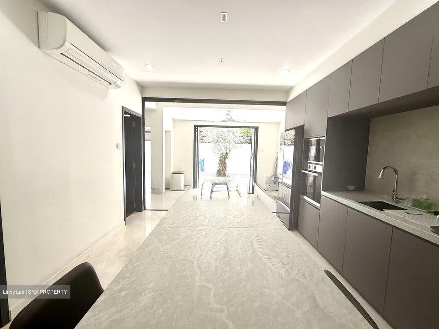 Hillcrest Park (D11), Terrace #625971301
